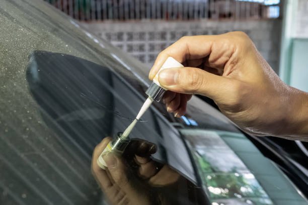 Cost Considerations and Insurance in Auto Glass Services