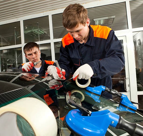 Experience Efficient Auto Glass Repair & Windshield Replacement with Sylmar Mobile Auto Glass in Sun Valley